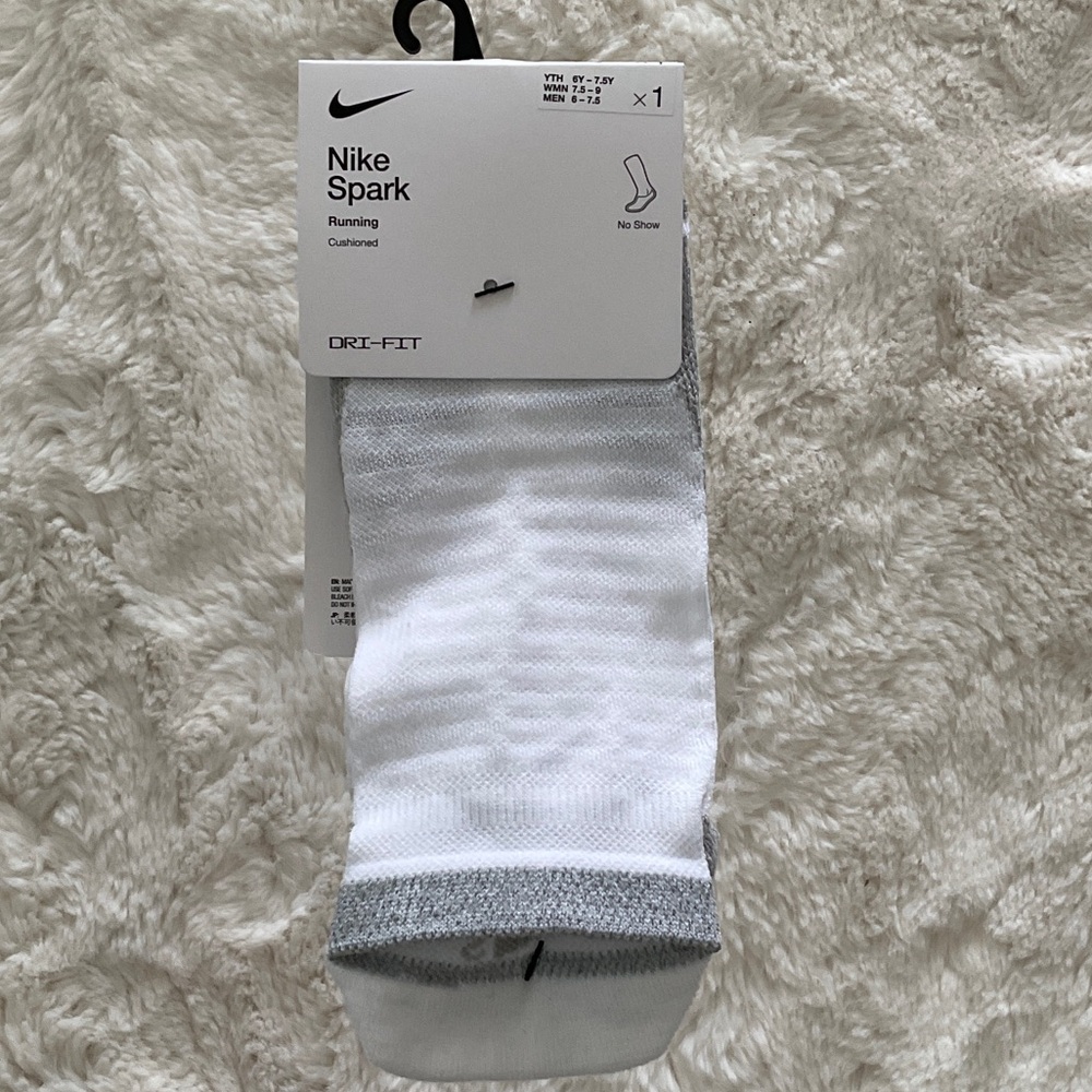 Nike Spark Men's White No-Show Socks with Gray Heel Trim